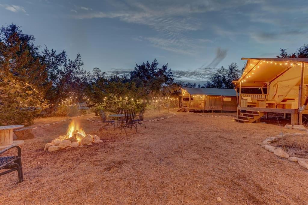 12 Fires Luxury Glamping With Heating #3 Otel Johnson City Dış mekan fotoğraf